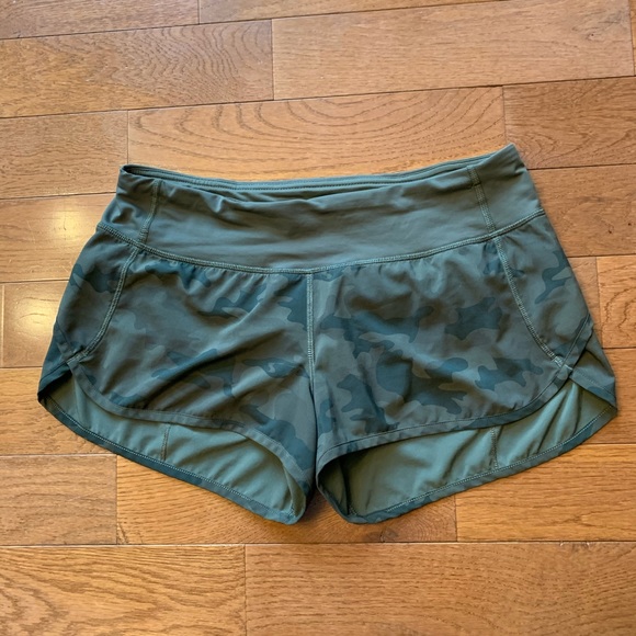 🔥Lululemon Speed Shorts-Savasana Camo Green🔥 - Picture 5 of 11